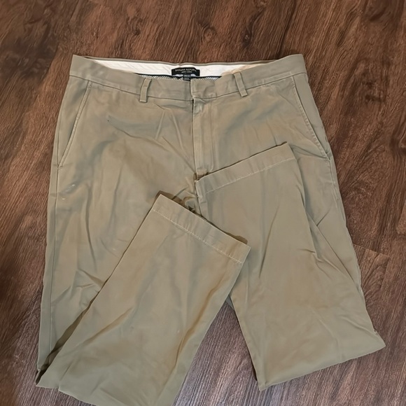 Men’s Banana Republic Aiden Chino in Tan khaki. Size 34 X32 - Picture 3 of 6